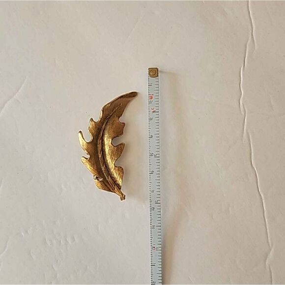 Vintage gold leaf abstract brooch - Picture 7 of 7
